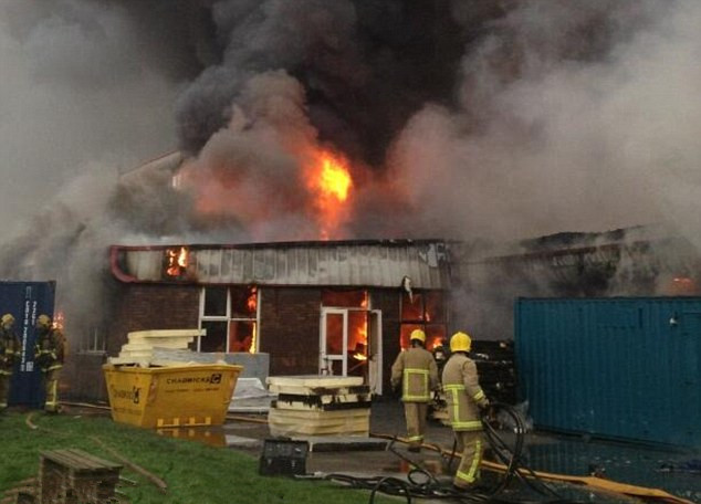 英5名學(xué)生疑開(kāi)學(xué)前放火燒毀學(xué)校