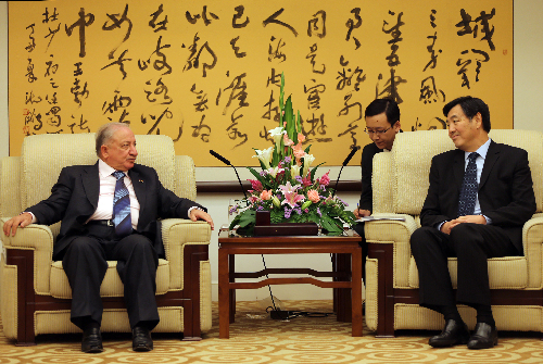 外交部副部長(zhǎng)翟雋會(huì)見敘利亞“全國(guó)對(duì)話聯(lián)盟”代表團(tuán)　　