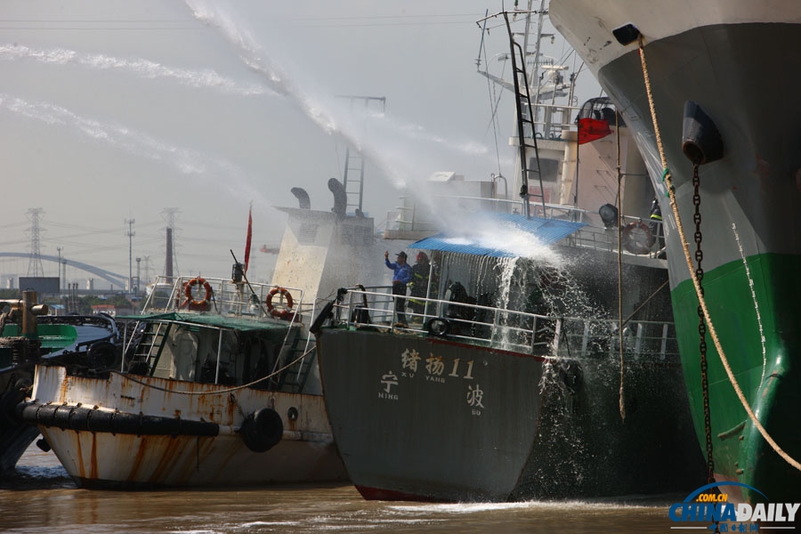 寧波鎮(zhèn)海一油船發(fā)生爆炸事故致7死1傷