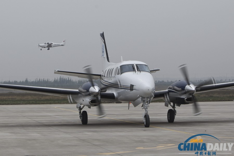 陜西渭南：國際通航大會(huì)進(jìn)行試飛排練