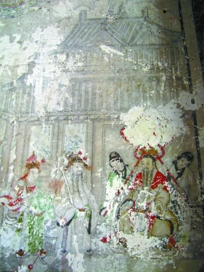 清代壁畫(huà)修復(fù)后慘不忍睹：面目全非紅配綠