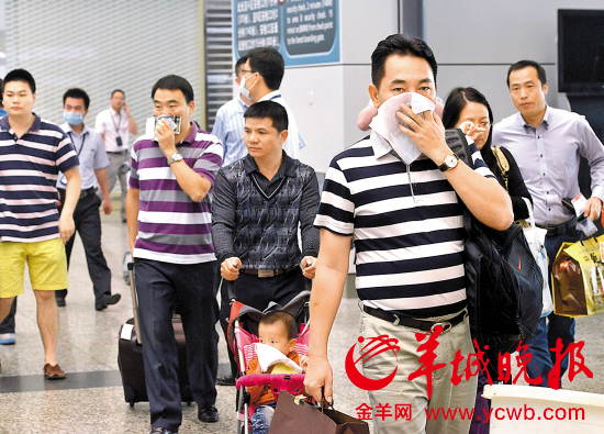 廣州白云機(jī)場大火半小時(shí)被撲滅 煙味三小時(shí)散不盡