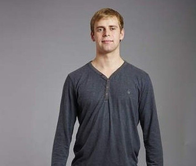 男子“拍賣(mài)初夜”以2600美元成交 中標(biāo)者是男性(圖)