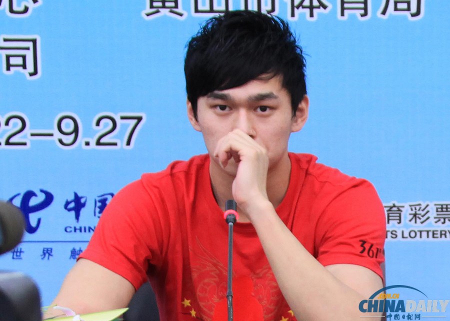 孫楊無(wú)證駕駛被杭州警方處行政拘留7天