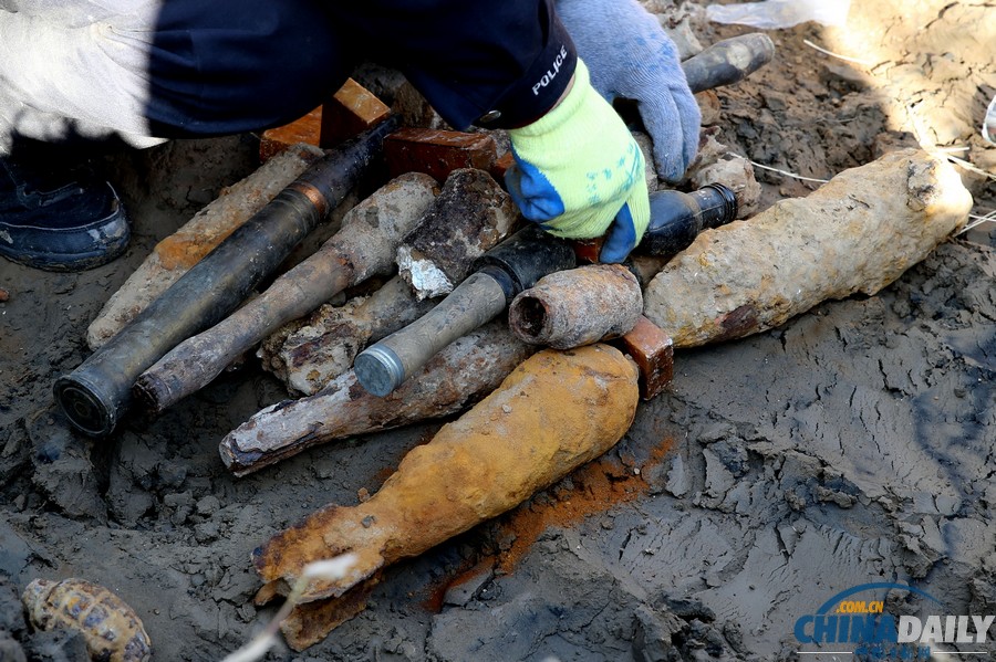 鄭州警方集中銷毀13萬發(fā)廢棄彈藥