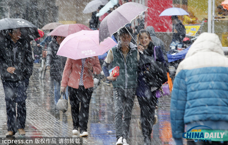 南方持續(xù)雨雪第三日 昆明機(jī)場(chǎng)延長(zhǎng)臨時(shí)關(guān)閉時(shí)間