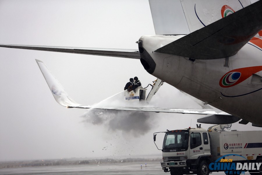 南方持續(xù)雨雪第三日 昆明機場延長臨時關(guān)閉時間