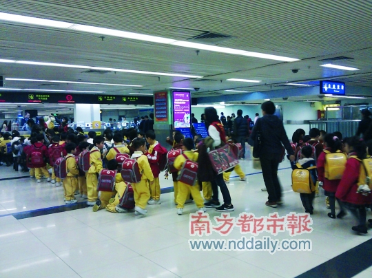 內(nèi)地“雙非”兒赴港進(jìn)幼兒園遇挫 未被錄取者眾多