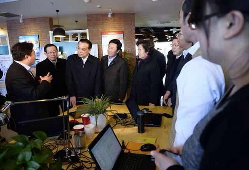 李克強鼓勵創(chuàng)業(yè)者:比爾·蓋茨和喬布斯都從小公司起步