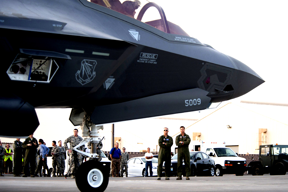 中國作戰(zhàn)飛機超日俄 排名世界第二僅次于美軍