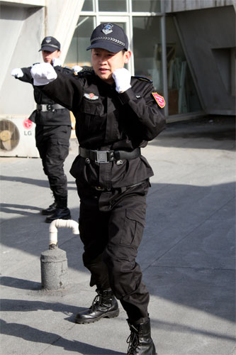 追夢人“保安哥”楊明:14年保安 天津圓夢