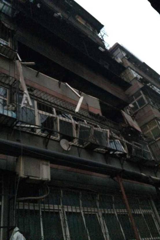 河北邯鄲:大年初一面粉廠家屬樓發(fā)生爆炸(圖)