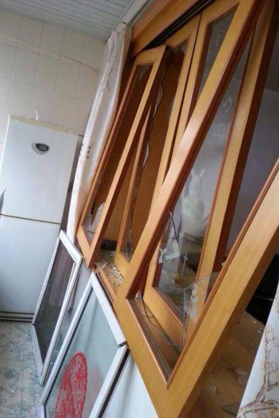 河北邯鄲:大年初一面粉廠家屬樓發(fā)生爆炸(圖)