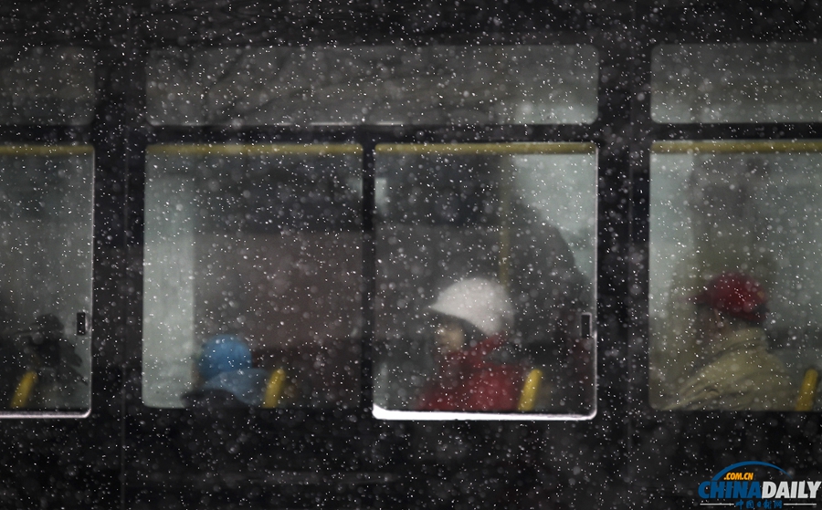 北京迎來馬年新春第一場(chǎng)降雪