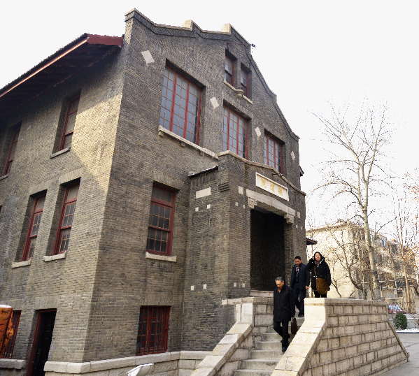 濰縣集中營(yíng)的那些日子