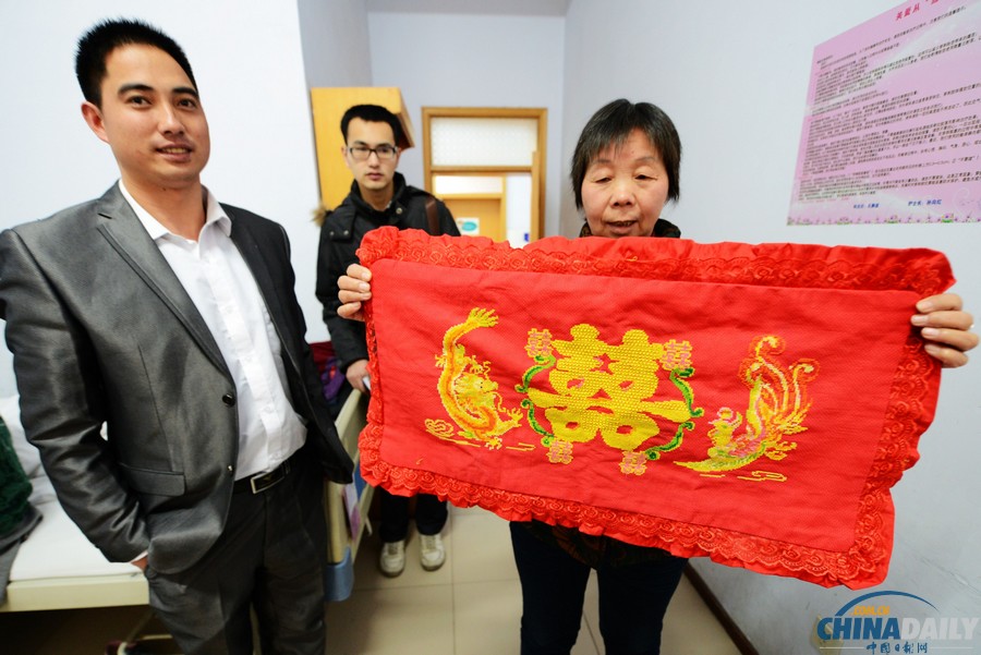 鄭州90后患癌女孩生命進(jìn)入倒計時 男友與其舉行婚禮