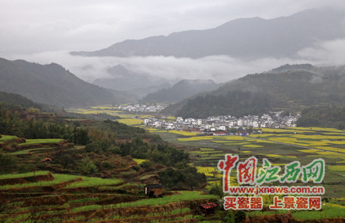 全國(guó)網(wǎng)媒記者邂逅婺源篁嶺 云山“婺”海令人醉