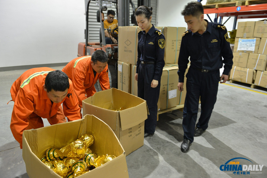 義烏海關(guān)截獲千余尊山寨“大力神杯”