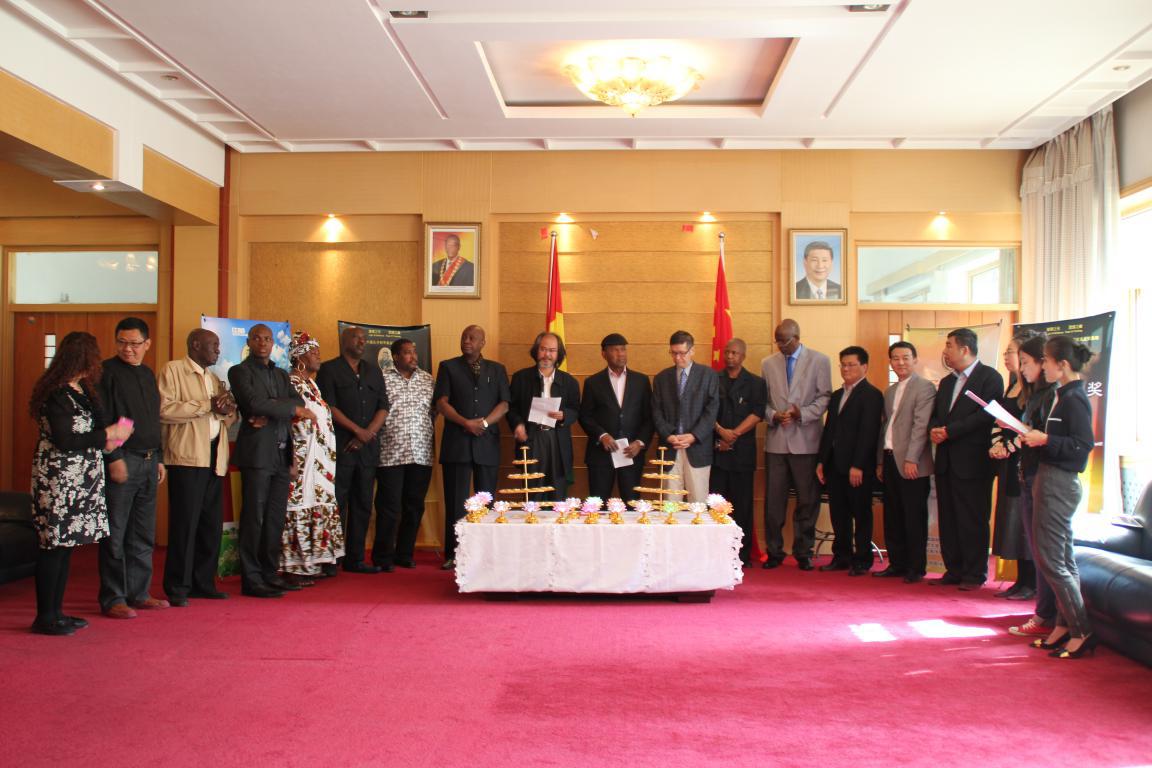 孔子和平獎：幾內(nèi)亞大使館點亮世界和平圣燈！