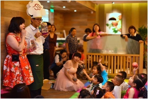 Sizzler 時(shí)時(shí)樂(lè)西餐廳舉辦“彩虹的約定”兒童節(jié)公益活動(dòng)