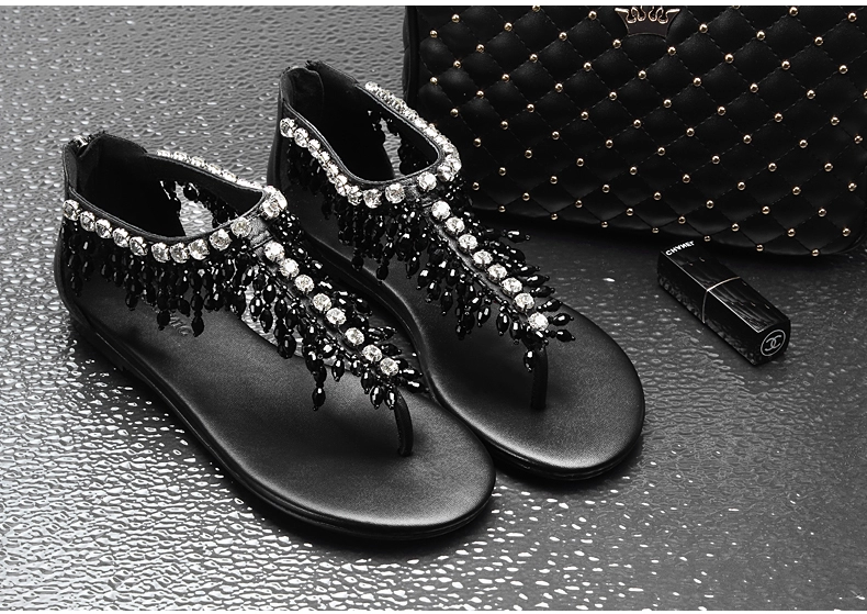 KOMANIC柯瑪妮克， 同步全球時(shí)尚