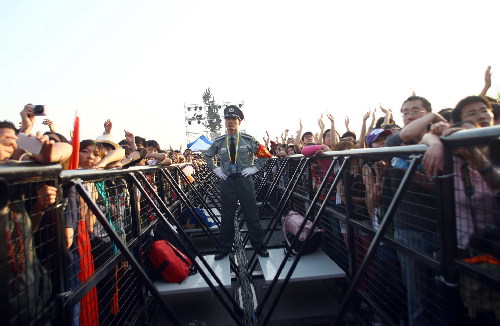 五一草莓音樂(lè)節(jié)爆棚