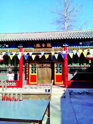 北京一村支書占林地私建廟宇 白天關(guān)門晚上念經(jīng)