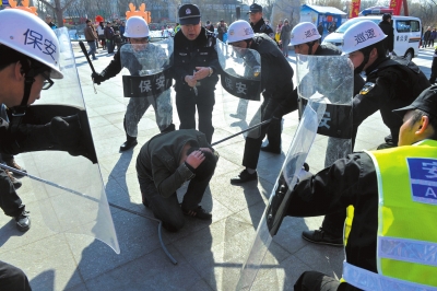 北京:最高級別安防備戰(zhàn)龍?zhí)稄R會