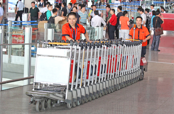 首都機(jī)場:小推車再次推出“世界第一”