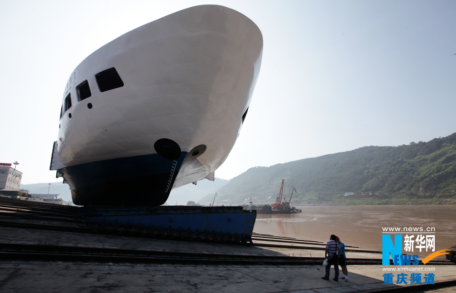 高清大圖：五星級豪華游輪“華夏神女2”在重慶下水