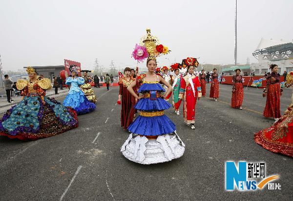 上海世博會北京活動周花車巡游表演帶妝彩排