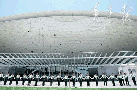 世博局將對明星入園活動重新進行安全評估