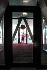 實(shí)測(cè)最佳實(shí)踐區(qū)環(huán)保建筑 不開(kāi)空調(diào)照樣清涼(圖)