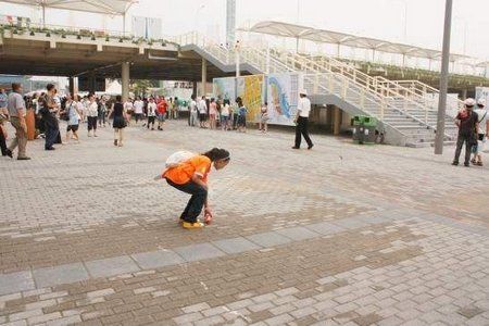 玉樹藏族女孩投身環(huán)保 被譽(yù)