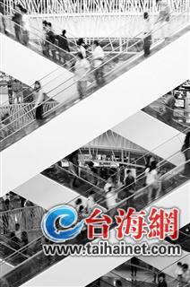 廈掀電梯安全整治風(fēng)暴 超15年在用電梯須強制評估