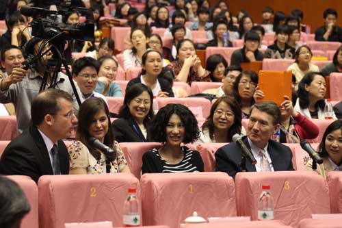 中國日報社“21世紀 可口可樂杯”英語演講比賽現(xiàn)場圖集