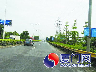 海滄大橋限行首日高峰期出現(xiàn)擁堵 767輛雙號(hào)車被拍