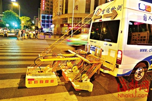 福州道路集體做“B超” 地下管線、塌陷一目了然