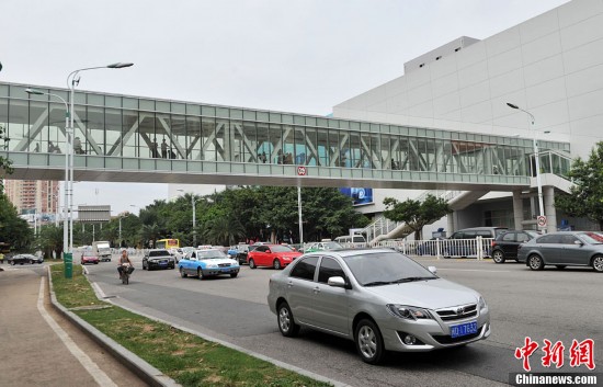 廈門首座帶空調(diào)人行天橋啟用 斥資1500萬元