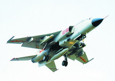 “飛豹”總設(shè)計(jì)師陳一堅(jiān)回廈大當(dāng)教授 請學(xué)生“開炮”