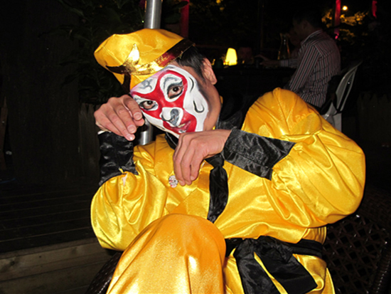 福州:萬圣節(jié)吸引眾多外籍人士狂歡