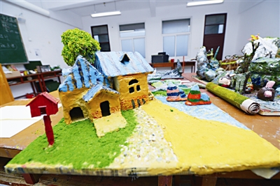 翰英中學(xué)美術(shù)興趣小組泥塑嵐島美景