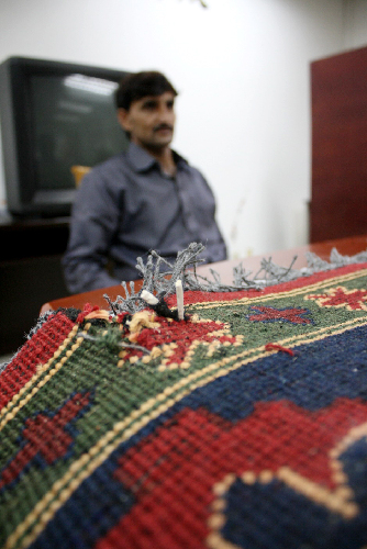 廣州海關(guān)連續(xù)查獲地毯藏毒案