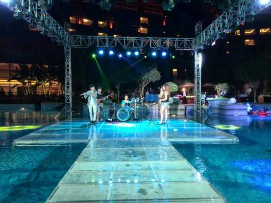 桂林香格里拉大酒店水上比基尼派對激情冰桶挑戰(zhàn)