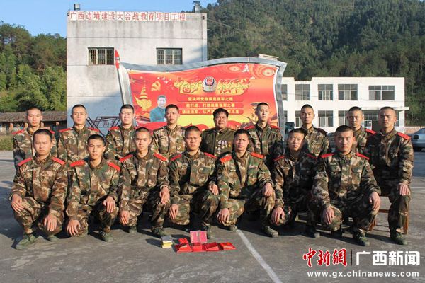 廣西那楠邊境檢查站邀請革命前輩為官兵講故事