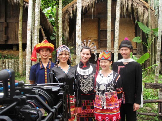 保亭嬉水節(jié)緊張籌備 檳榔谷中拍攝開幕外景