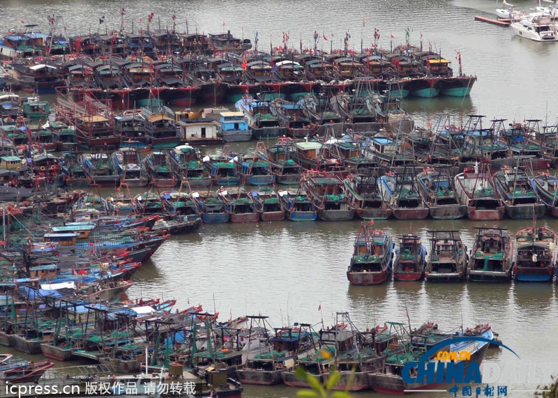 海南防風(fēng)響應(yīng)升至III級(jí) 臺(tái)風(fēng)“百合”致2萬(wàn)余漁船回港避風(fēng)