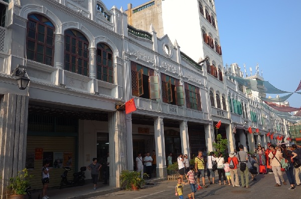 海口騎樓老街三條街區(qū)修復(fù)完成 展現(xiàn)?？诶辖謽用? style=
