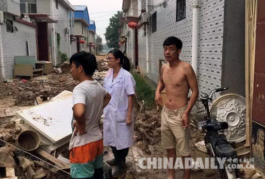 邢臺抗洪搶險救災(zāi)第一線：80后夫妻同力抗洪