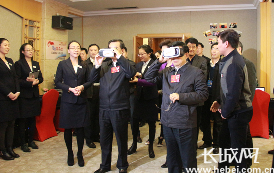 趙克志、張慶偉看望全國兩會長城網(wǎng)前方報道組